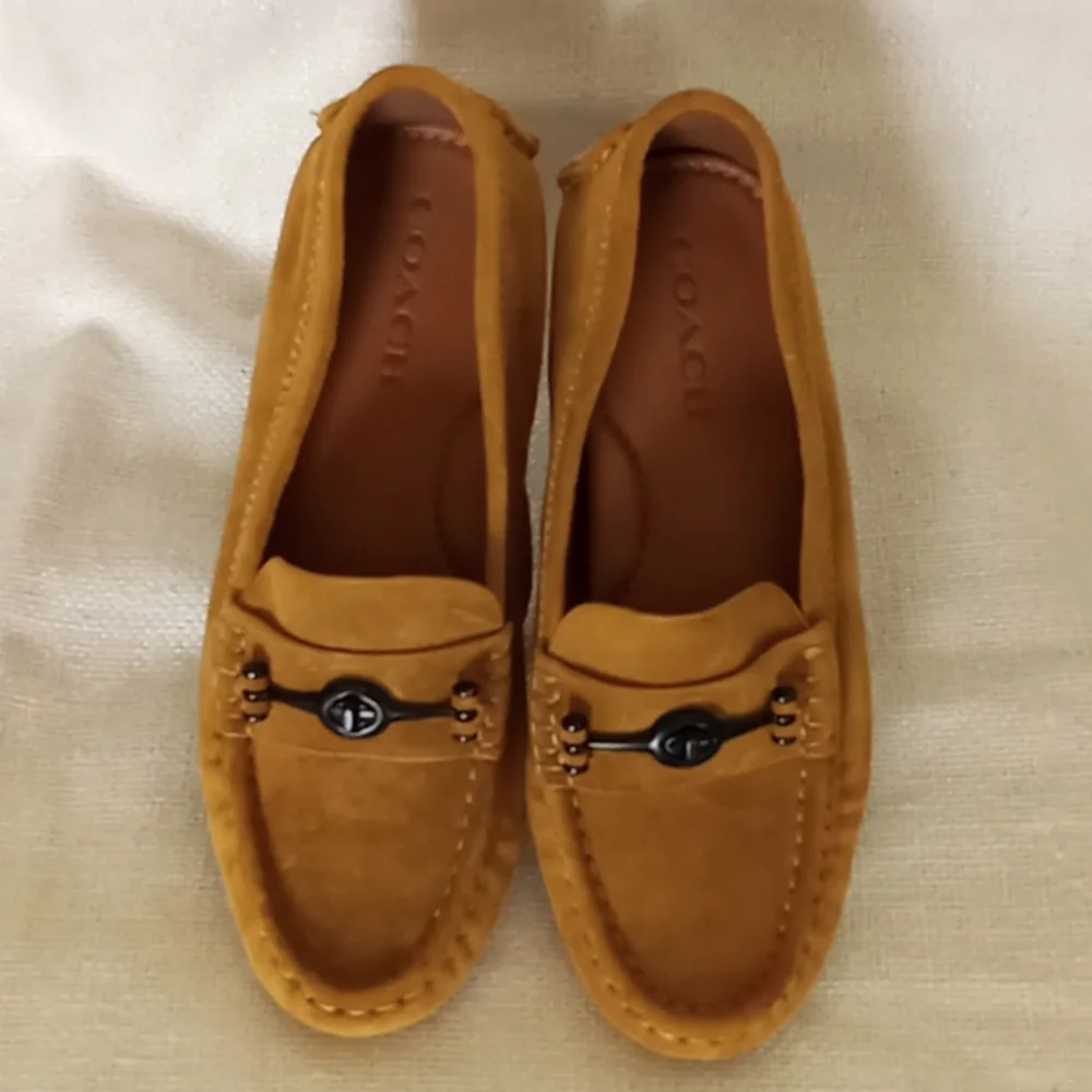 Coach Suede Driving Moccasins EUC Mustard Yellow Size 8.5 - Picture 2 of 9